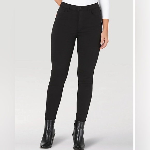 Wrangler Denim - WRANGLER WOMENS UNFORGETTABLE SKINNY JEANS:BLACK:12. Stretchy comfortable jeans